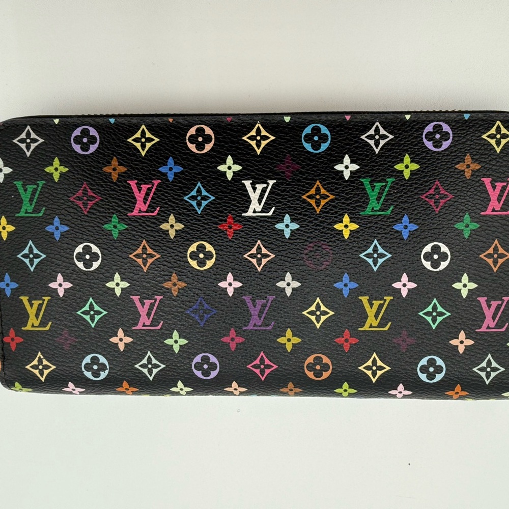 Authentic Louis Vuitton Zippy Wallet Monogram M60050 – Limited Edition
